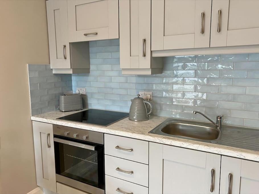Erne Getaway No.7 Brand New 1 Bed Apartment Enniskillen Exterior foto